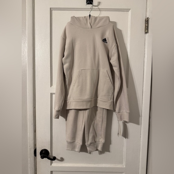 Adidas youth tracksuit Size Medium - Picture 2 of 7